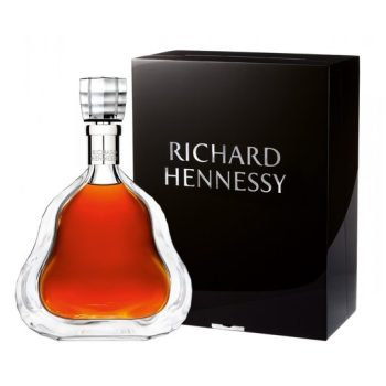 Buy Richard Hennessy Cognac is a masterpiece of perfection. Its smooth and refined taste is a testament to the expertise of the Hennessy family.
